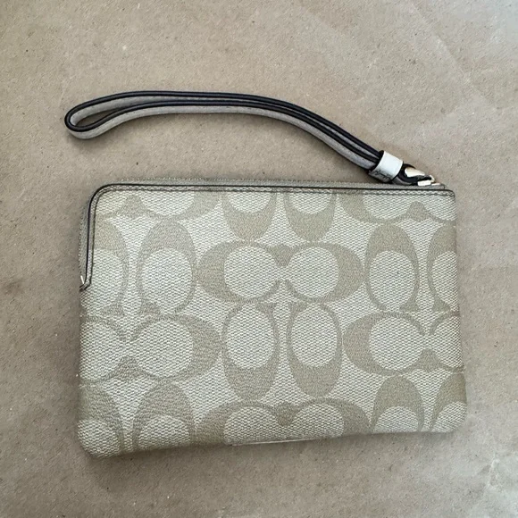 Coach Corner Zip Wristlet in Tan Signature Canvas & Cream Trim Wristlet 6” by 4” - Picture 3 of 6